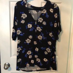 3/4 Length Black Floral Top- Torrid 1